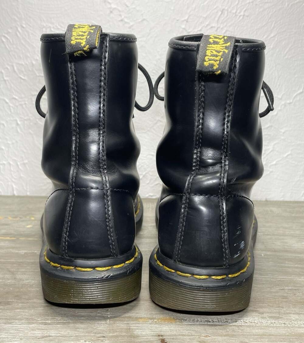 Dr Doc Martens 1460 Womens 7 Black Smooth Leather 8 Eye Combat Boots Punk Goth - Picture 10 of 16